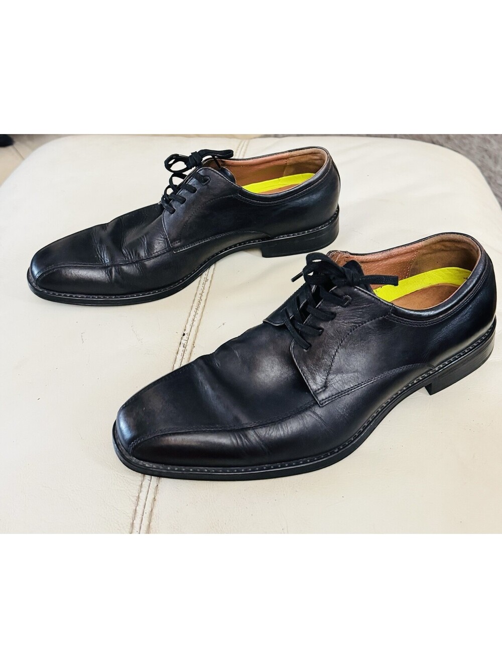 Florsheim Comfortech Black Leather Bicycle Toe-Men’s 10m-Dress Shoe